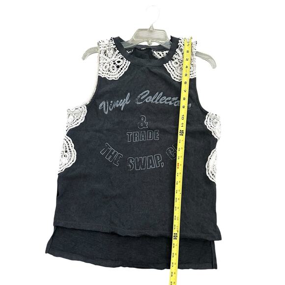 Free People Medium Black Oversized Crochet Trim Graphic Muscle Bulls Eye Tee - Picture 6 of 7